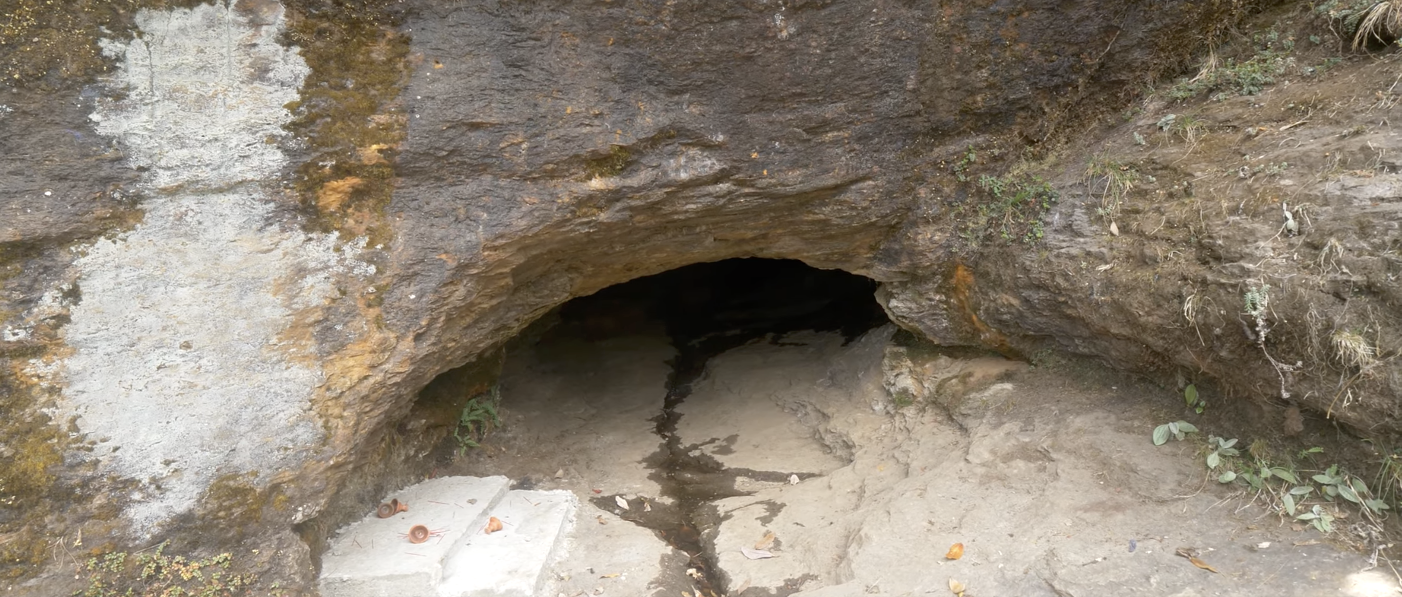 Khandro Sang-phug - The Dakini's Secret Cave
